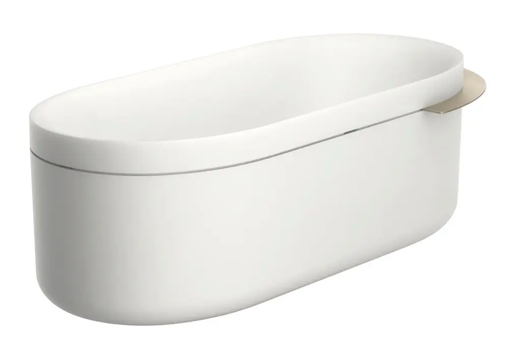 Weißes, ovales Waschbecken oder Badewanne von AXOR mit glatter Oberfläche und einer Ablage aus poliertem Nickel an der Seite.